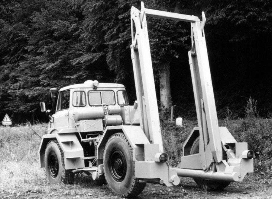  Mercedes-Benz Unimog 406 1963 года  (фото 6 из 9)
